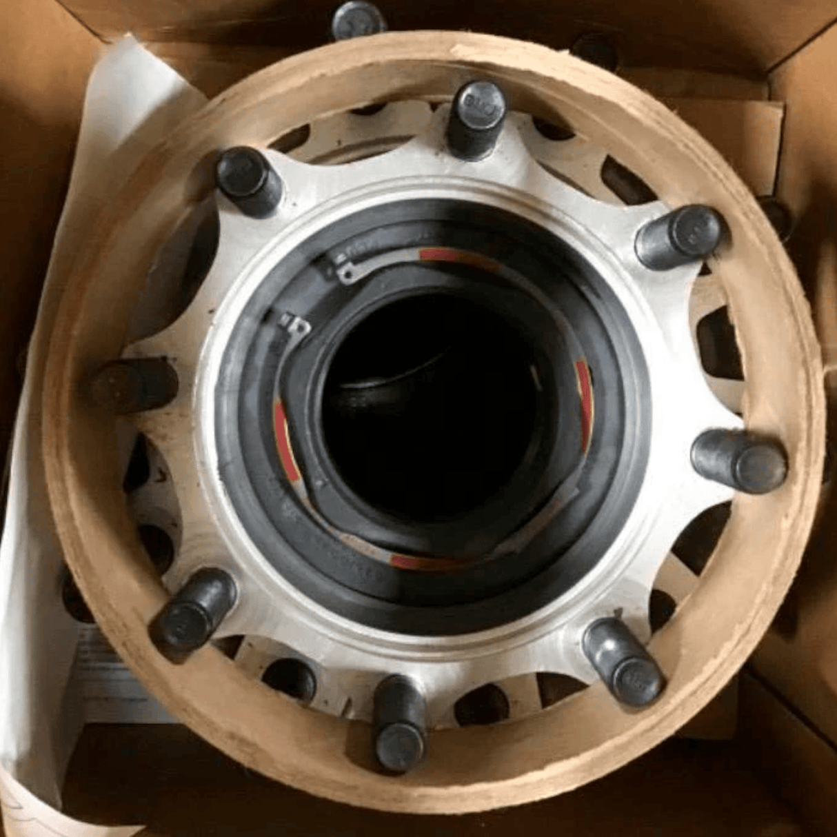 23156056 Genuine Volvo/Mack Hub - Truck To Trailer