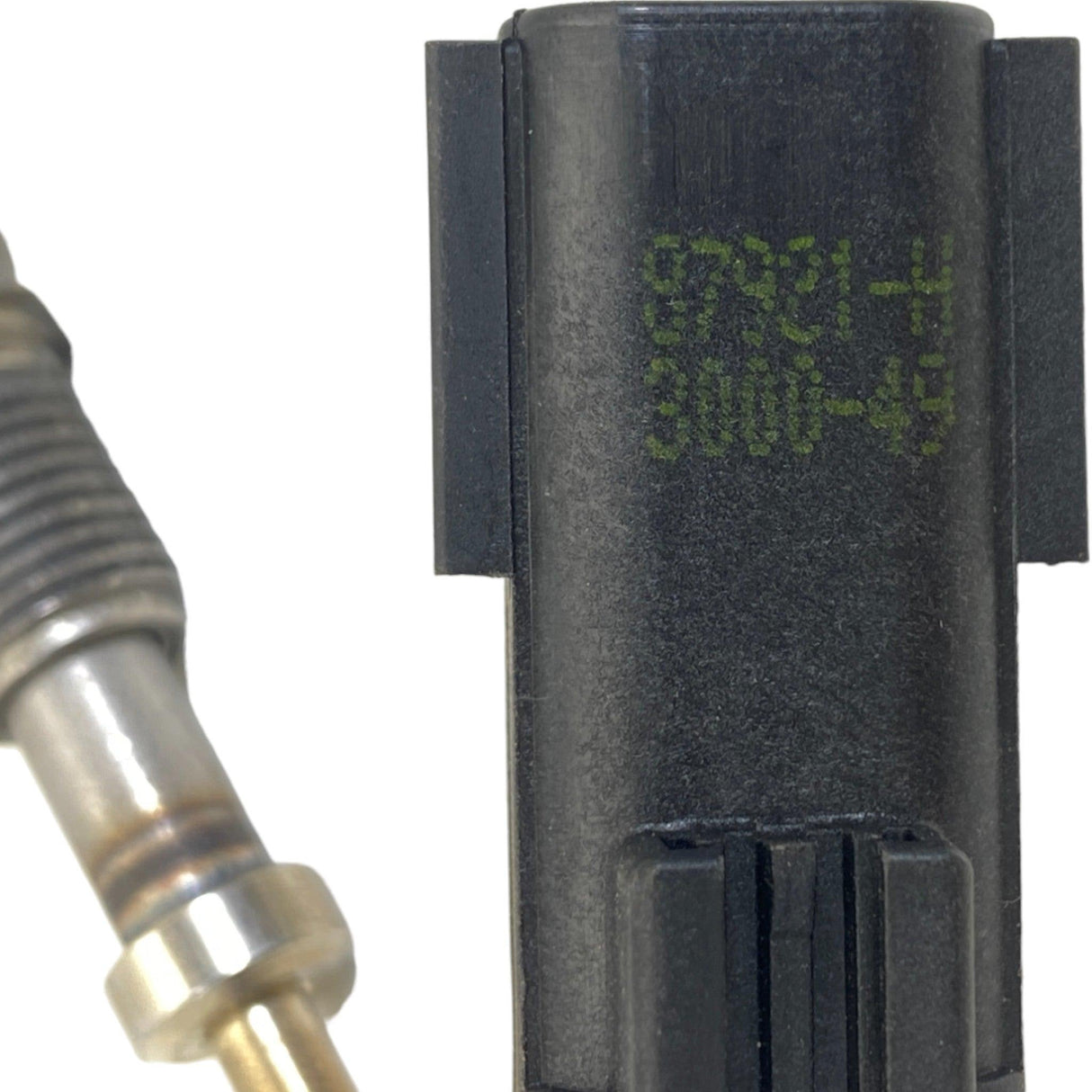3006419C1 Genuine International® Dpf Exhaust Gas Temperature Sensor.