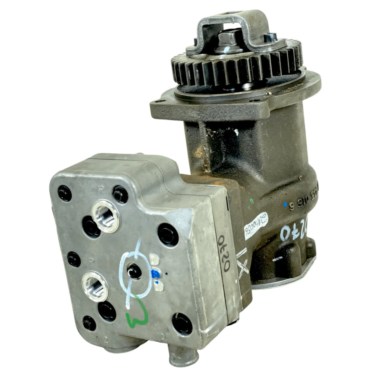4962716 Genuine Cummins Air Compressor - Truck To Trailer