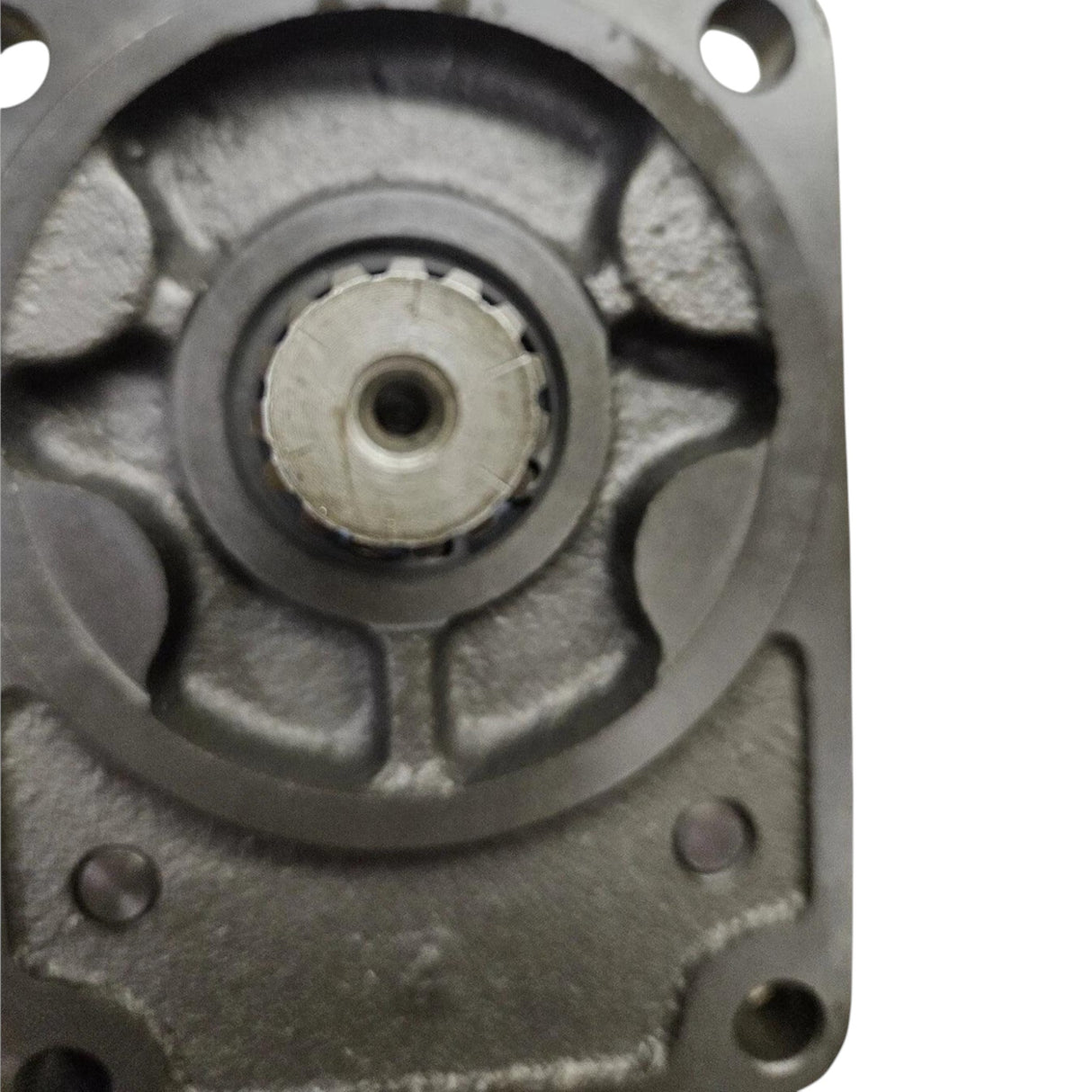 68671-61110 Kubota Pump Assembly
