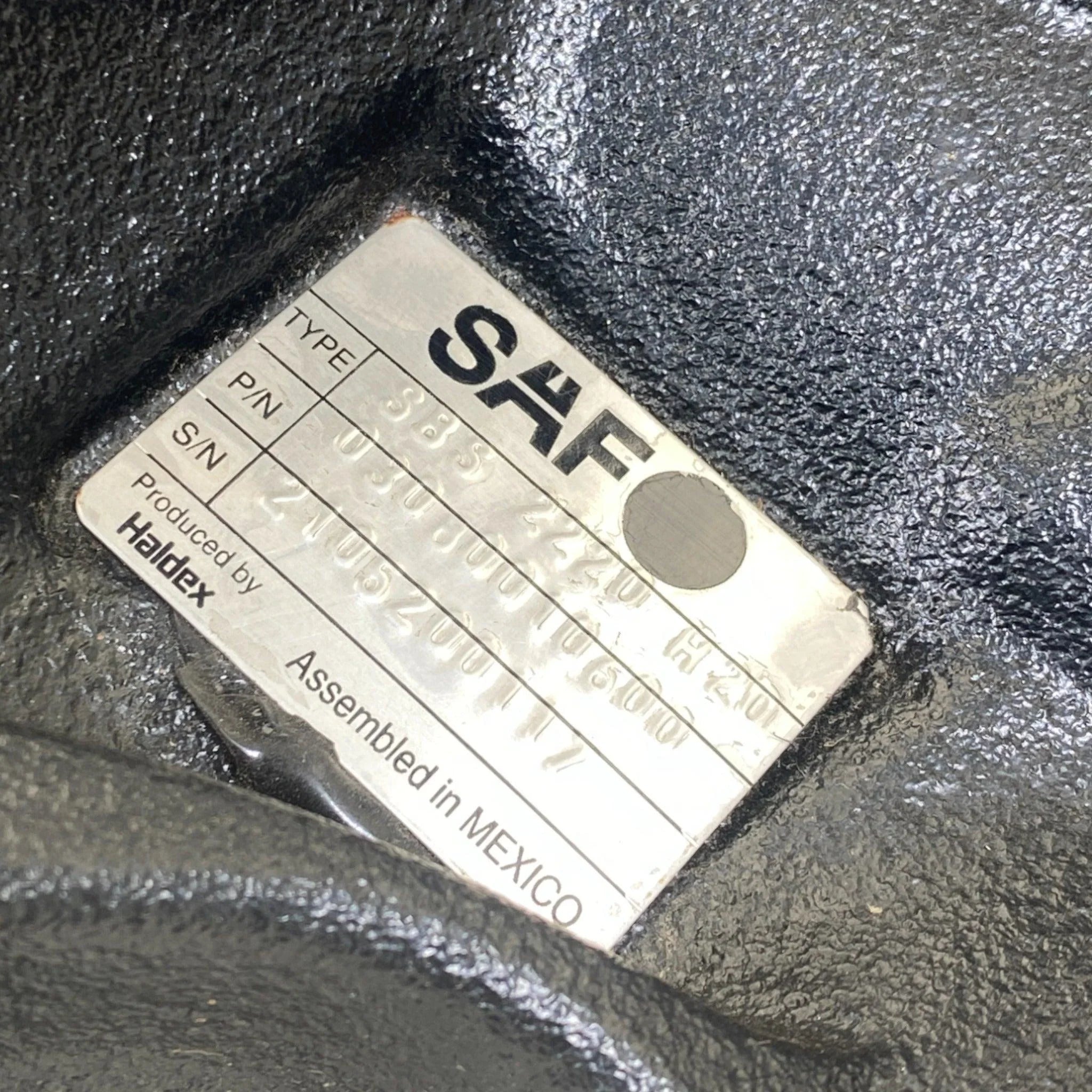 3号 51830063 Genuine SAF Holland Right Disk Brake Caliper