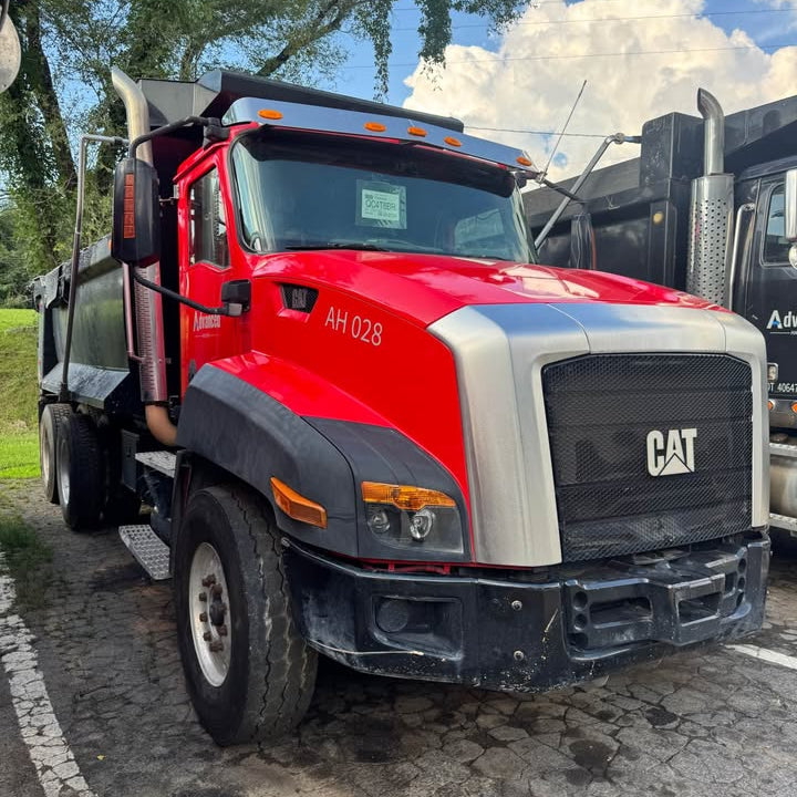 2013 Cat CT660 Tandem-Axle Dump Truck