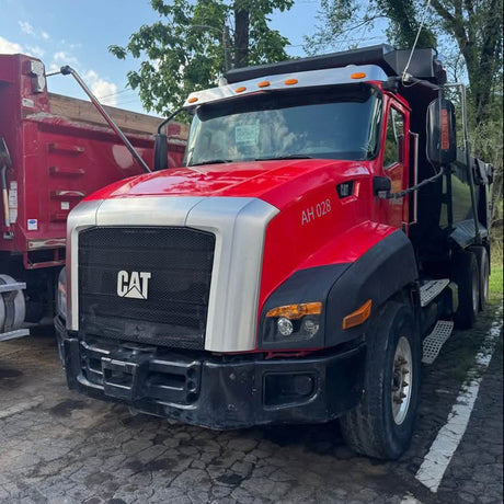 2013 Cat CT660 Tandem-Axle Dump Truck