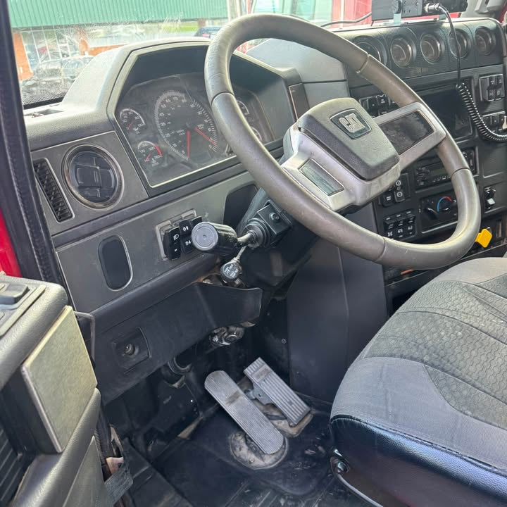 2013 Cat CT660 Tandem-Axle Dump Truck