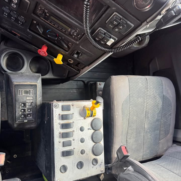 2013 Cat CT660 Tandem-Axle Dump Truck