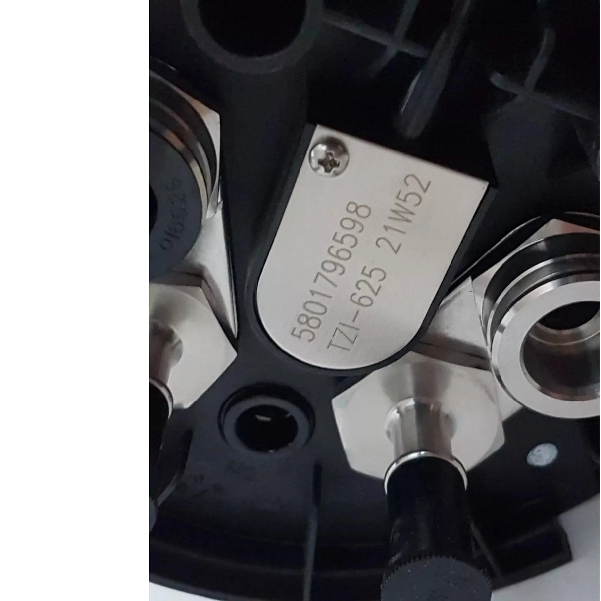 5801796598 Genuine Iveco DEF Level Sensor - Truck To Trailer