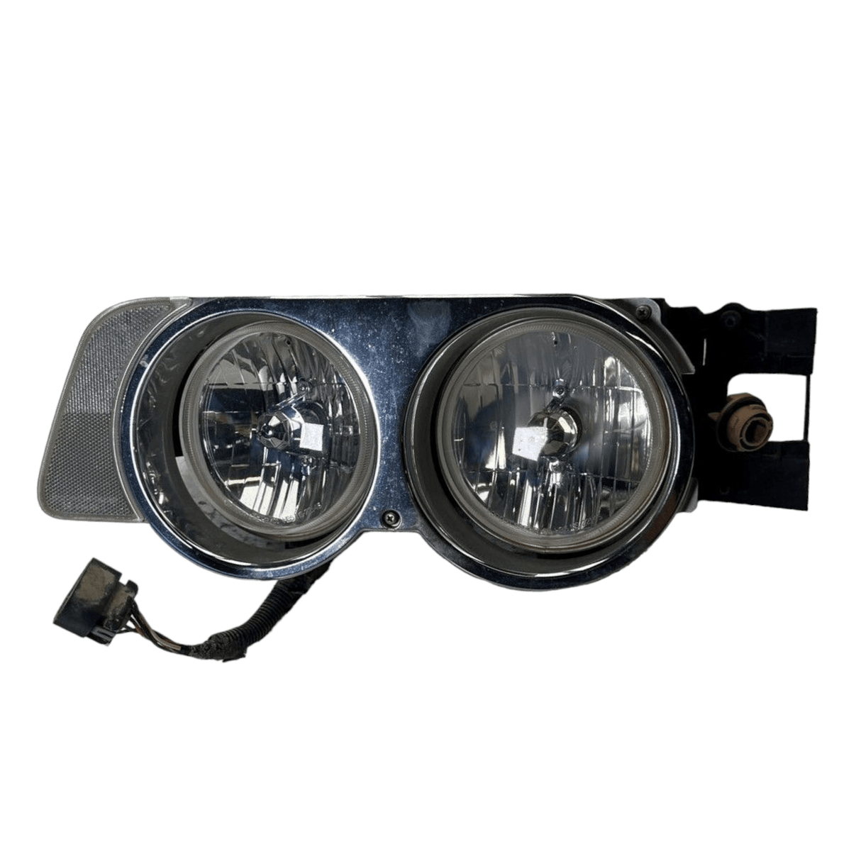 84715409 Genuine Volvo Left Side VHD VAH Headlamp Assembly - Truck To Trailer