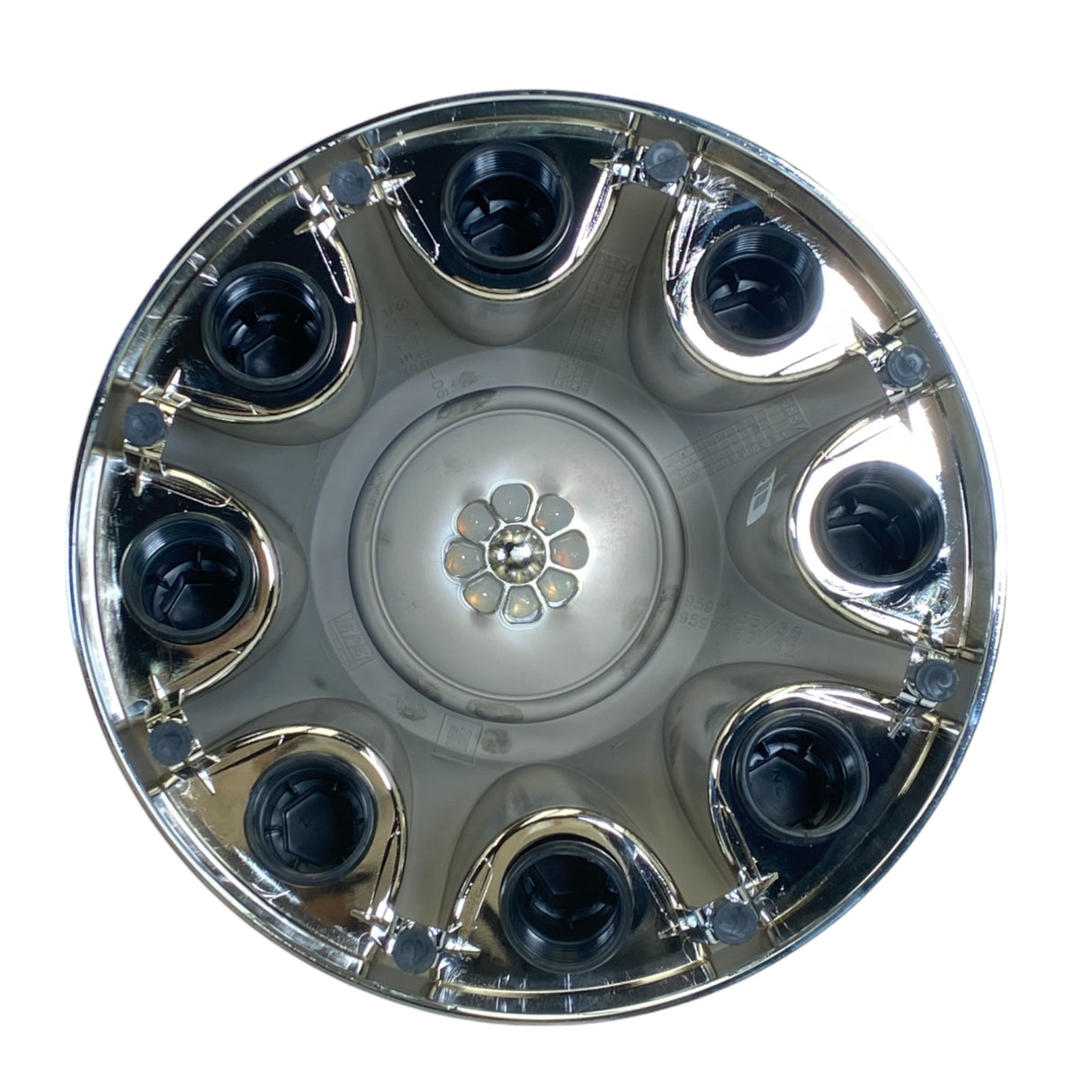 09597335 Genuine Chevrolet Rear Wheel Hub Center Cap.