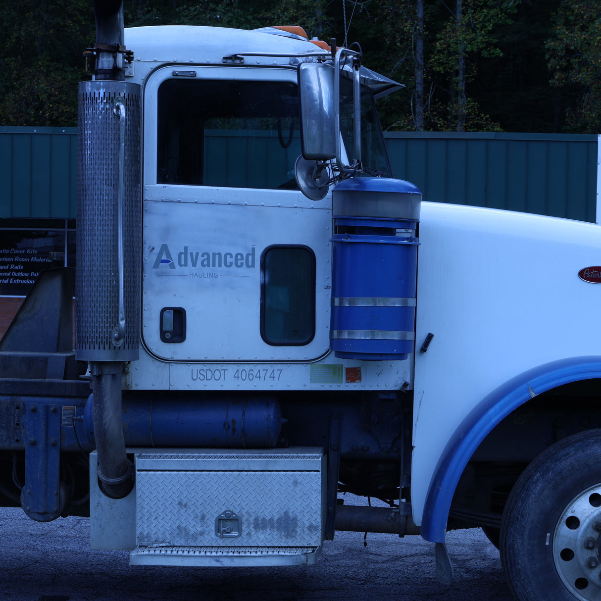 2009 Peterbilt 357 Tri-Axle Dump Truck