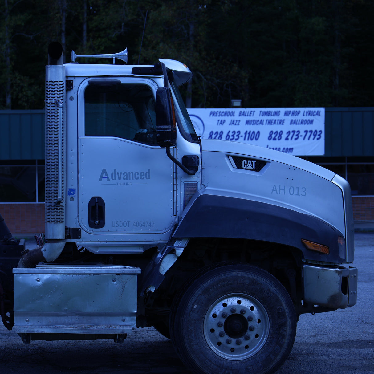 2016 Cat CT660 Tri-Axle Dump Truck
