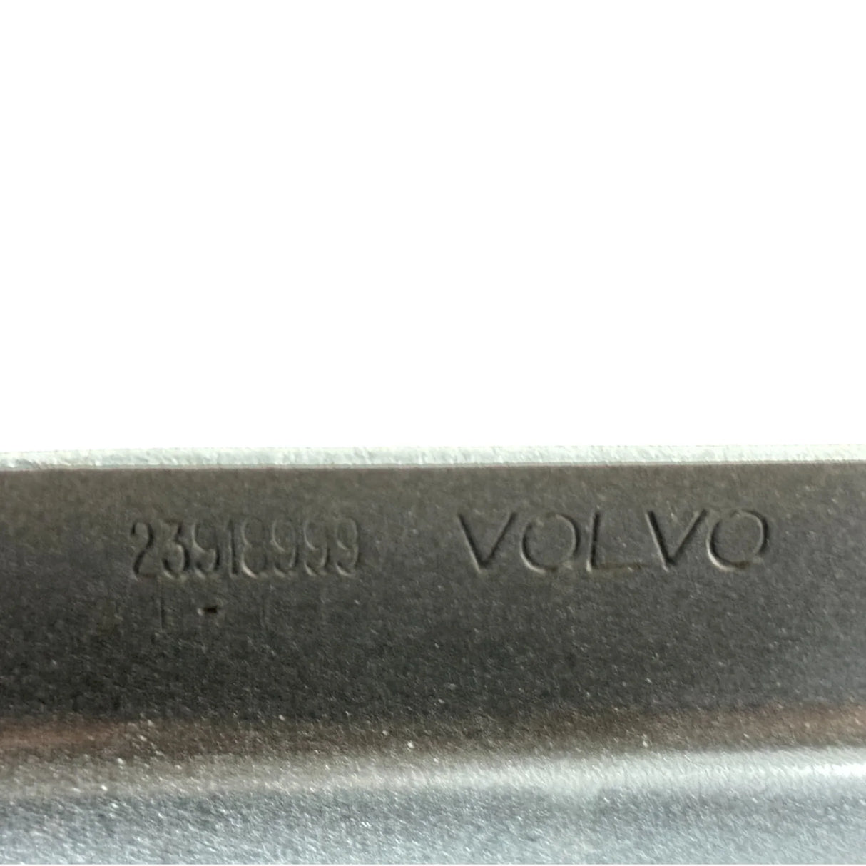 23918999 Genuine Volvo Front Bumper - Truck To Trailer