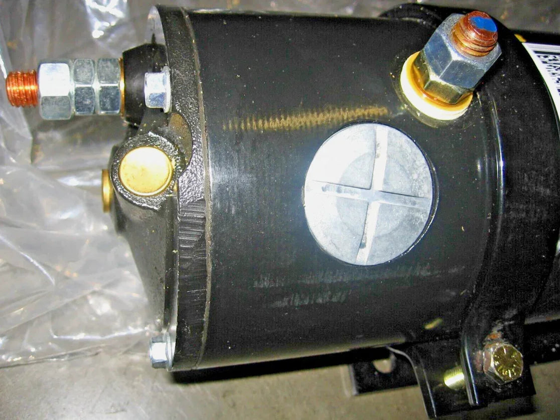 472-4557 CAT Hydraulic Gear Pump 24V Electric - Truck To Trailer