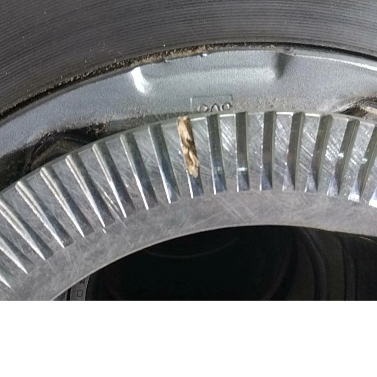 23716198 Genuine Volvo Hub - Truck To Trailer