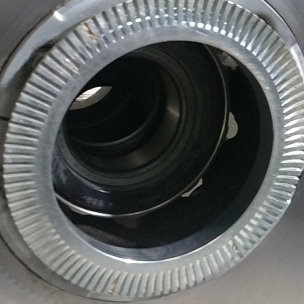 23716198 Genuine Volvo Hub - Truck To Trailer