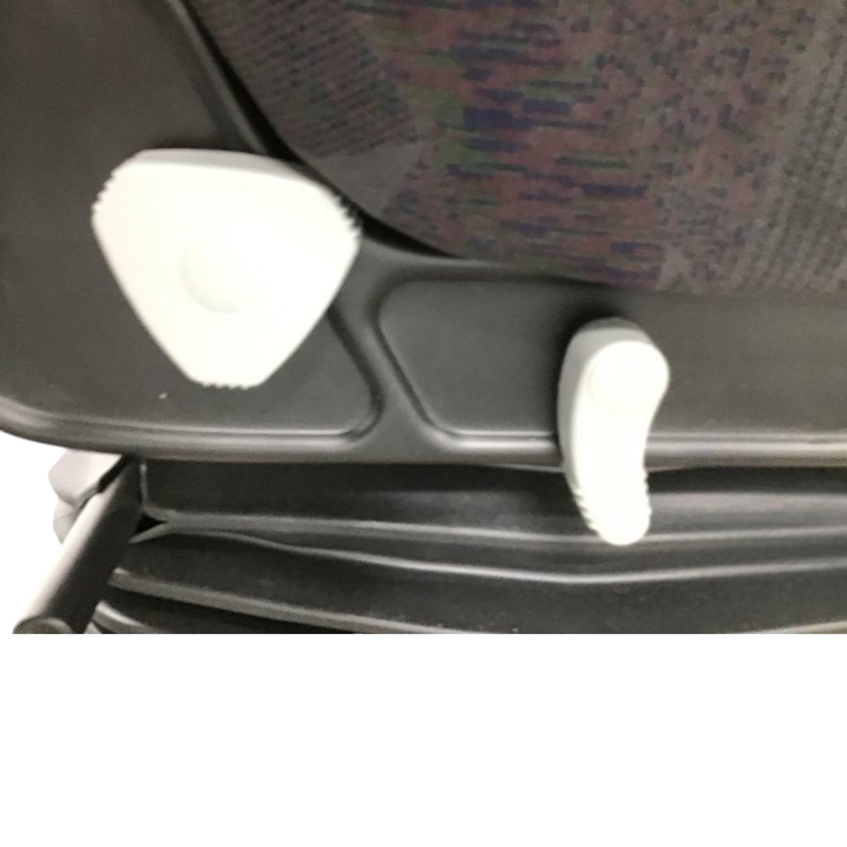 21615393 Genuine Mack Seat