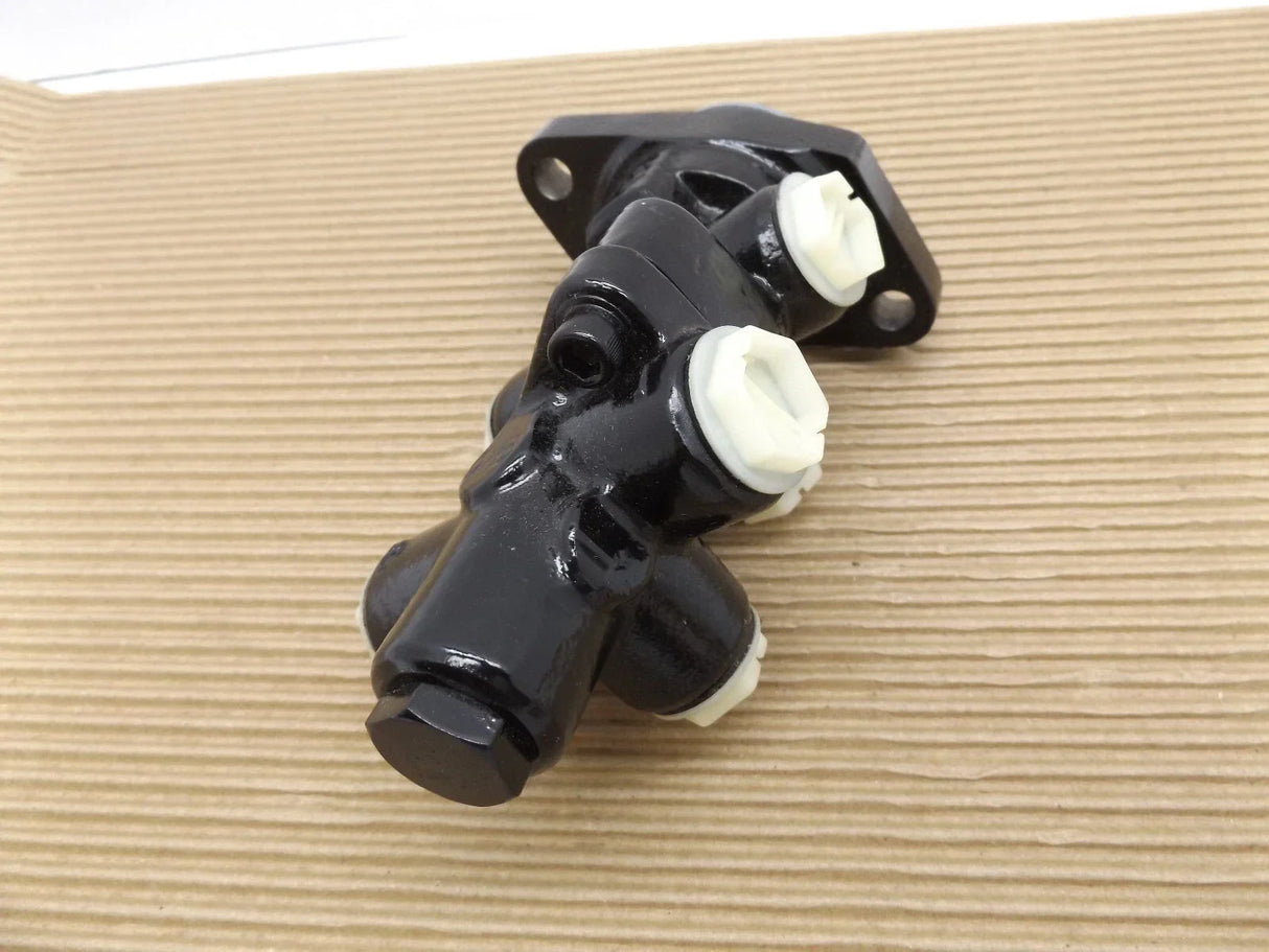 308-9523 Genuine CAT Brake Valve - Truck To Trailer