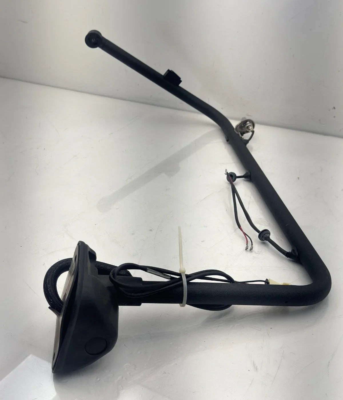 2589152C2 Genuine International Right Side Mirror Mounting Bracket - Truck To Trailer