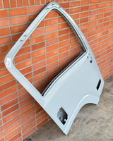 8-98260605-1 Genuine Isuzu Right Side Door Assembly - Truck To Trailer