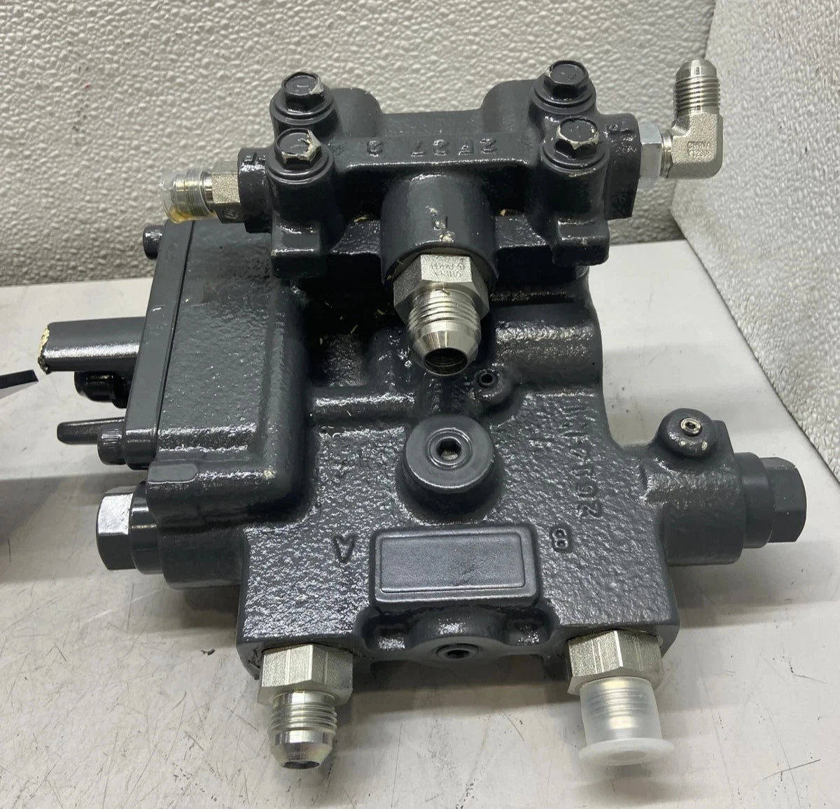 7J441-78128 Genuine Kubota Loader Hydraulic Valve Kit 115V