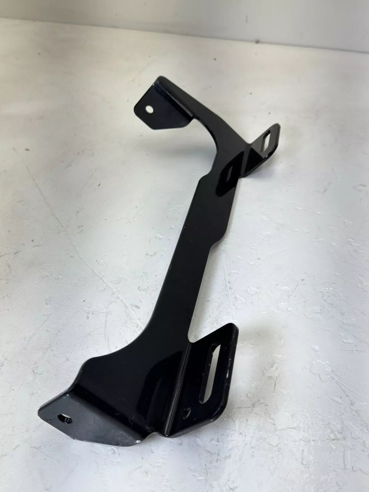 22-77352-000 Genuine Freightliner Fair Mounting Bracket