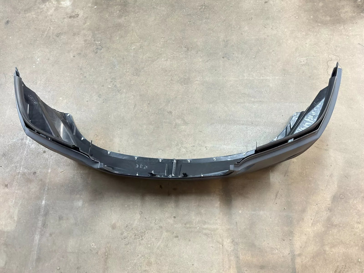 21-28979-017 Genuine Freightliner Bumper Assembly