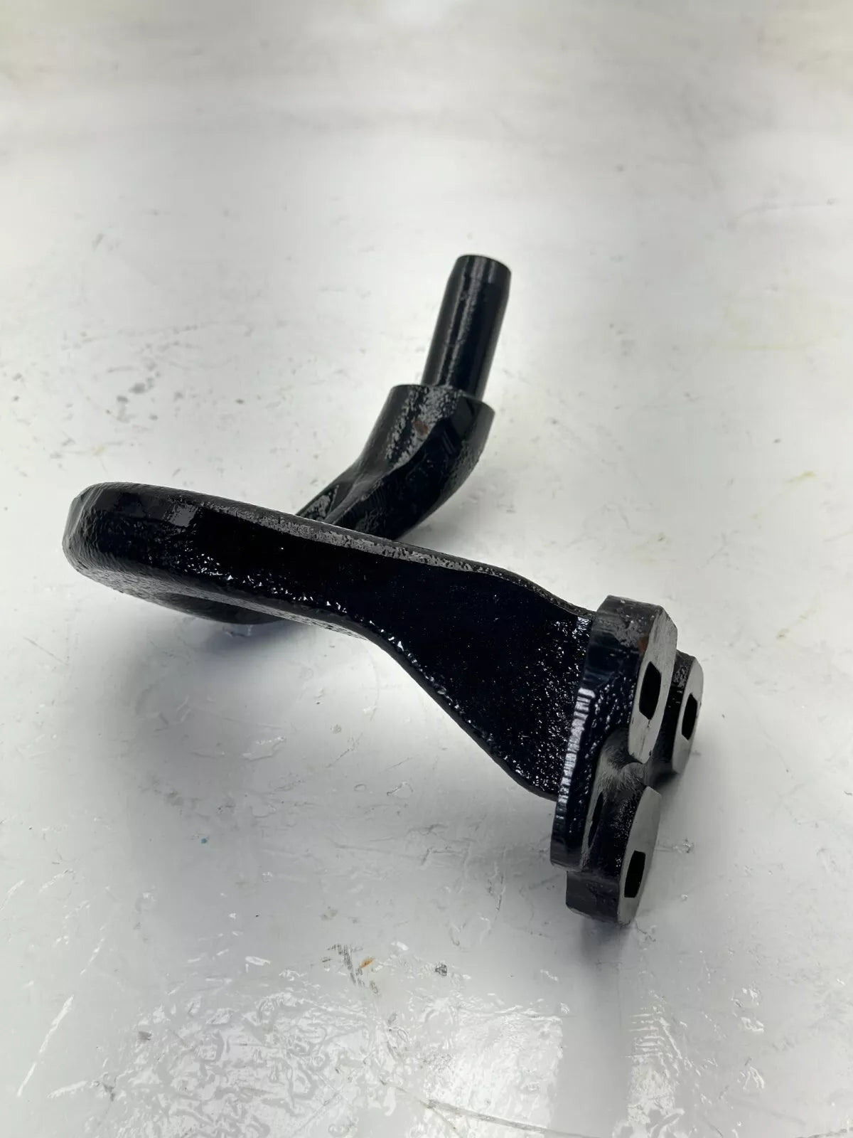 82750947 Genuine Volvo Right Side Bonnet Bracket