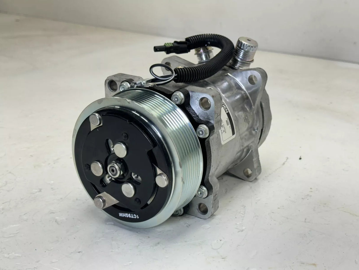 82016158 Genuine Sanden A/C Compressor 4660