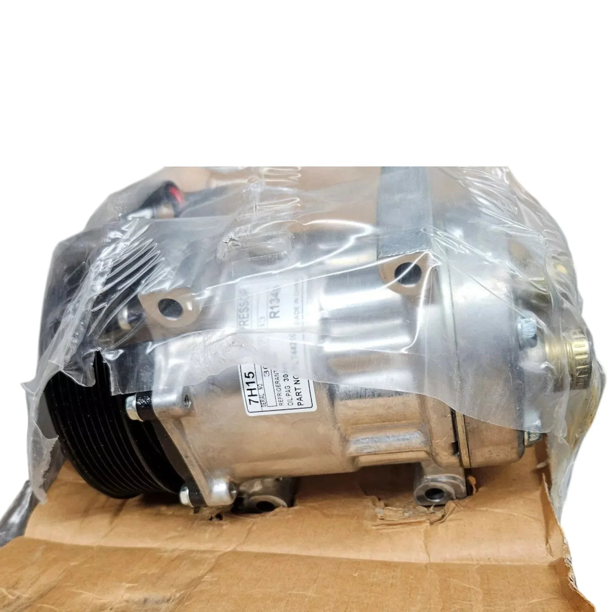2602732C91 Genuine International A/C Compressor For Freightliner - Truck To Trailer