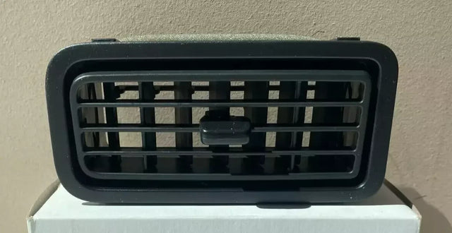 3765205C1 Genuine International Air Louver Outlet - Truck To Trailer