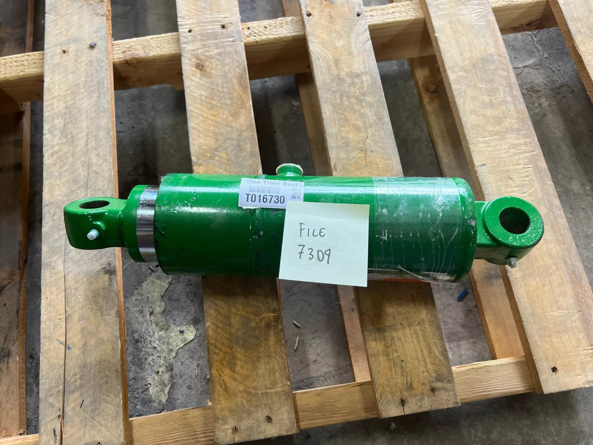 LVA17509 John Deere Hydraulic Cylinder