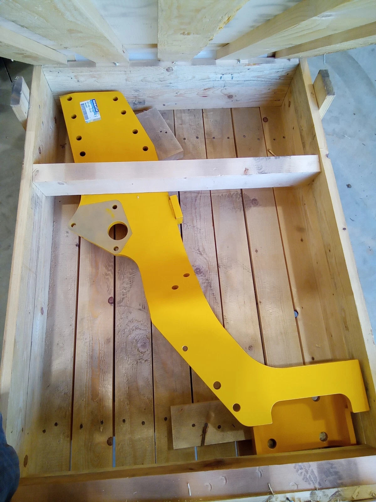 207-62-73141 Genuine Komatsu Bracket