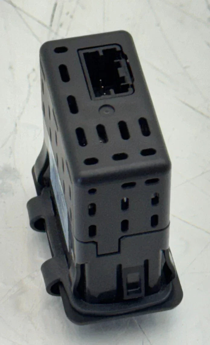 AXE62476 Genuine John Deere Charging Dual Port Module - Truck To Trailer