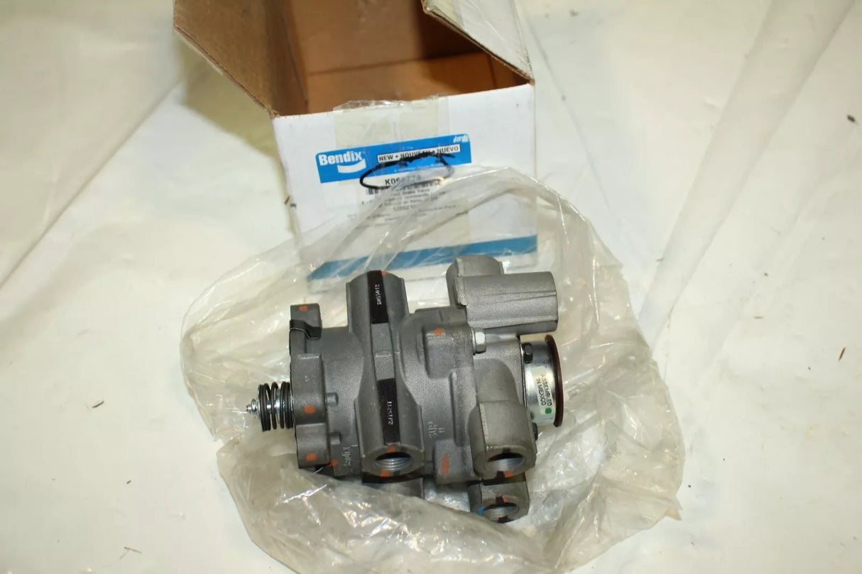 K068779 Bendix E-8P Foot Brake Valve