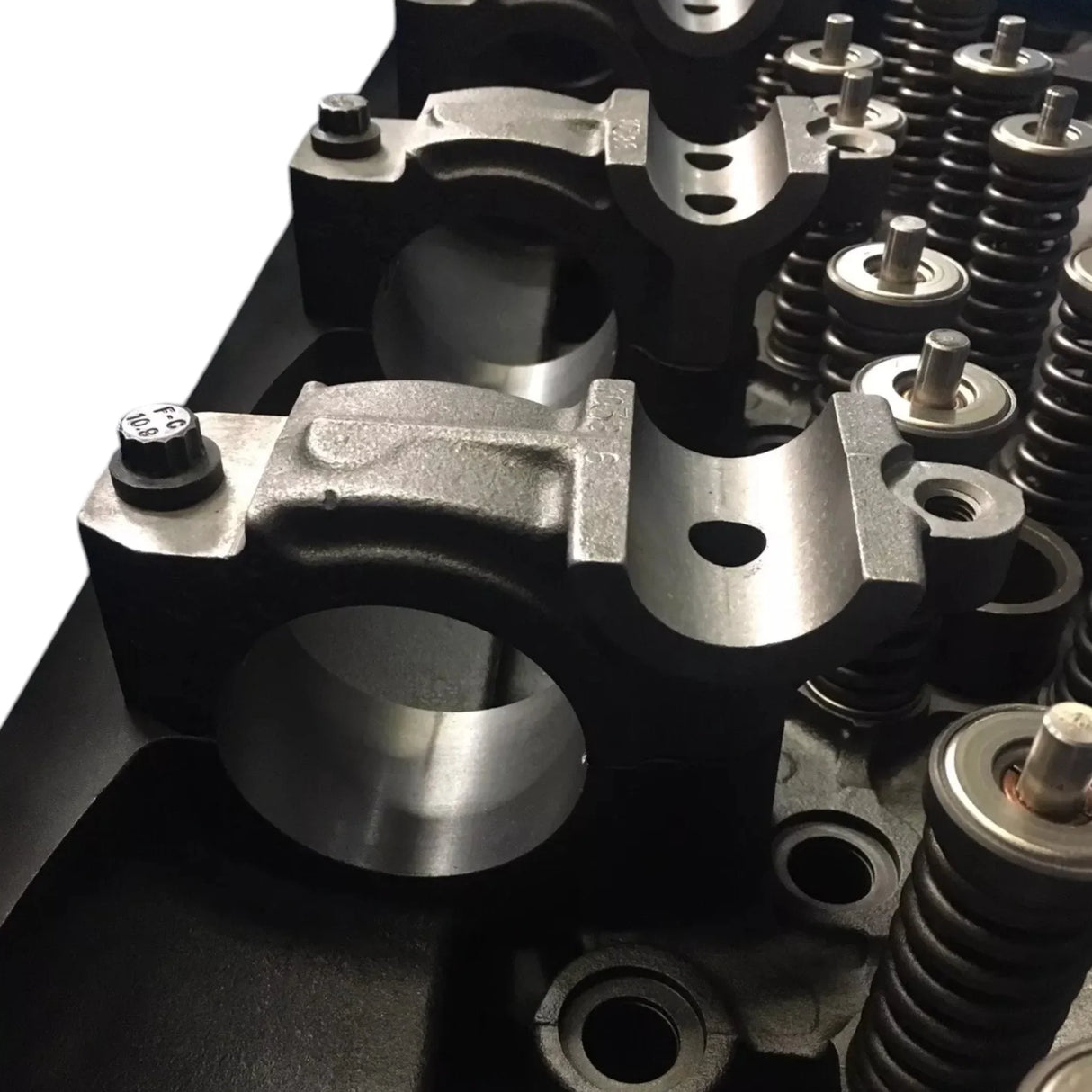 R23533700 Detroit Diesel Engine Cylinder Head - Truck To Trailer