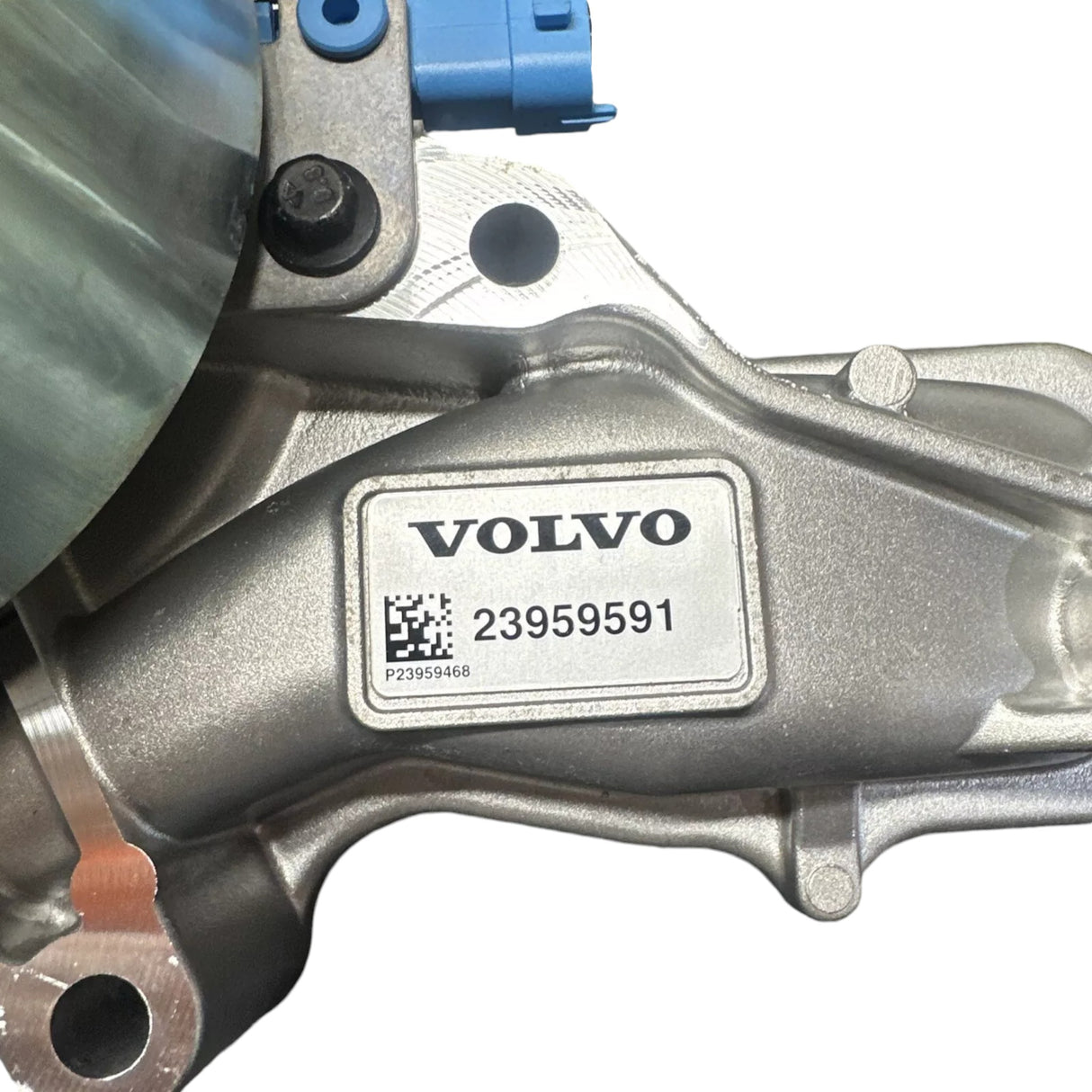 24152057 Genuine Volvo Coolant Pump Kit