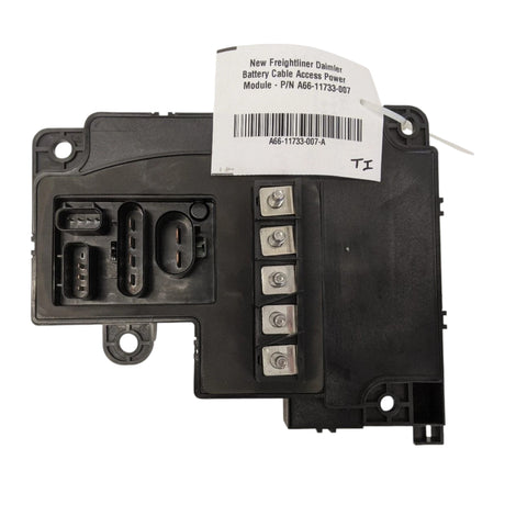 A66-11733-007 Freightliner Battery Cable Access Power Module