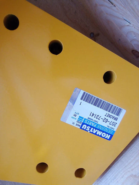 207-62-73141 Genuine Komatsu Bracket