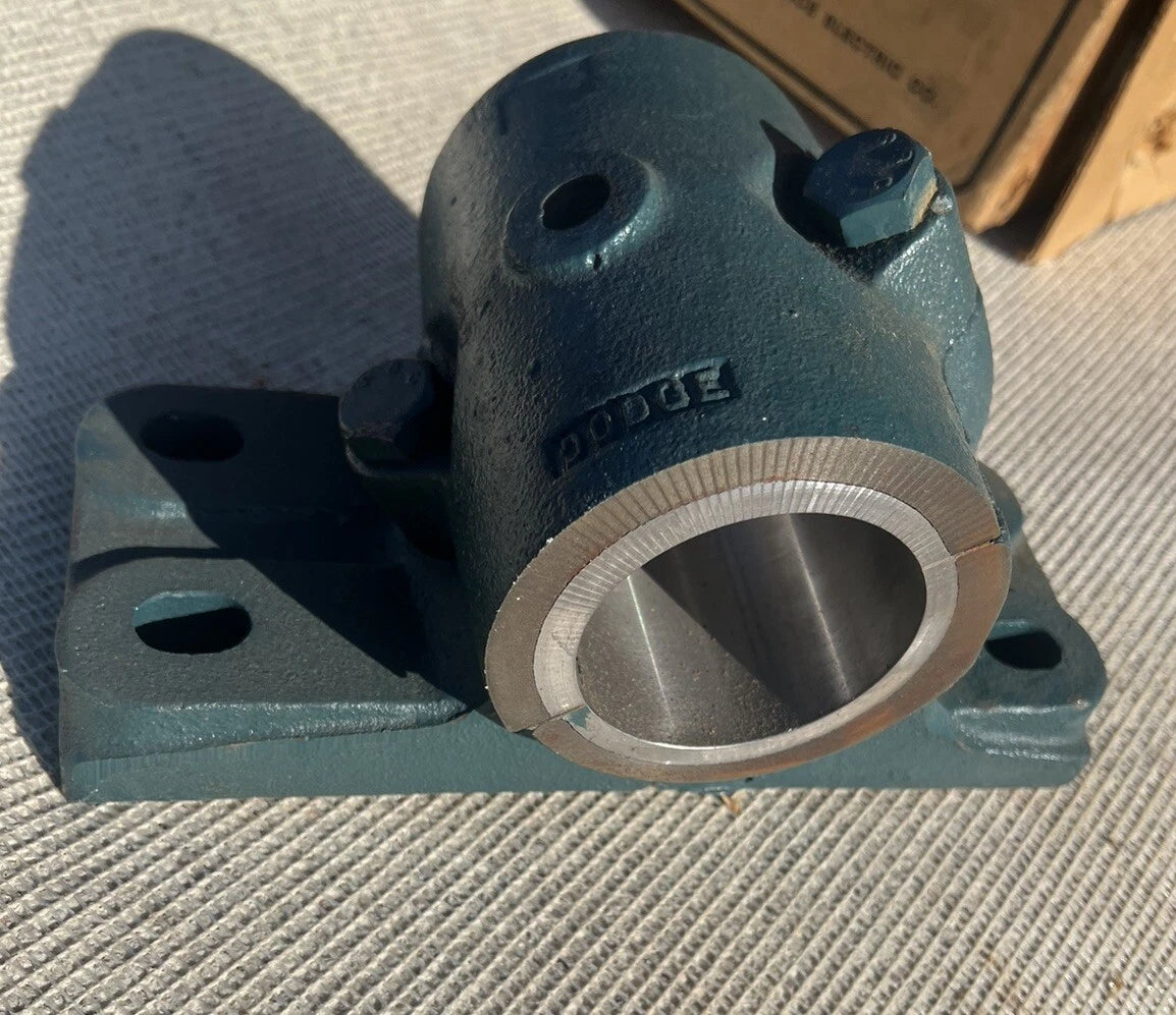230062 Genuine Dodge Pillow Block Plain Sleeve Bearing