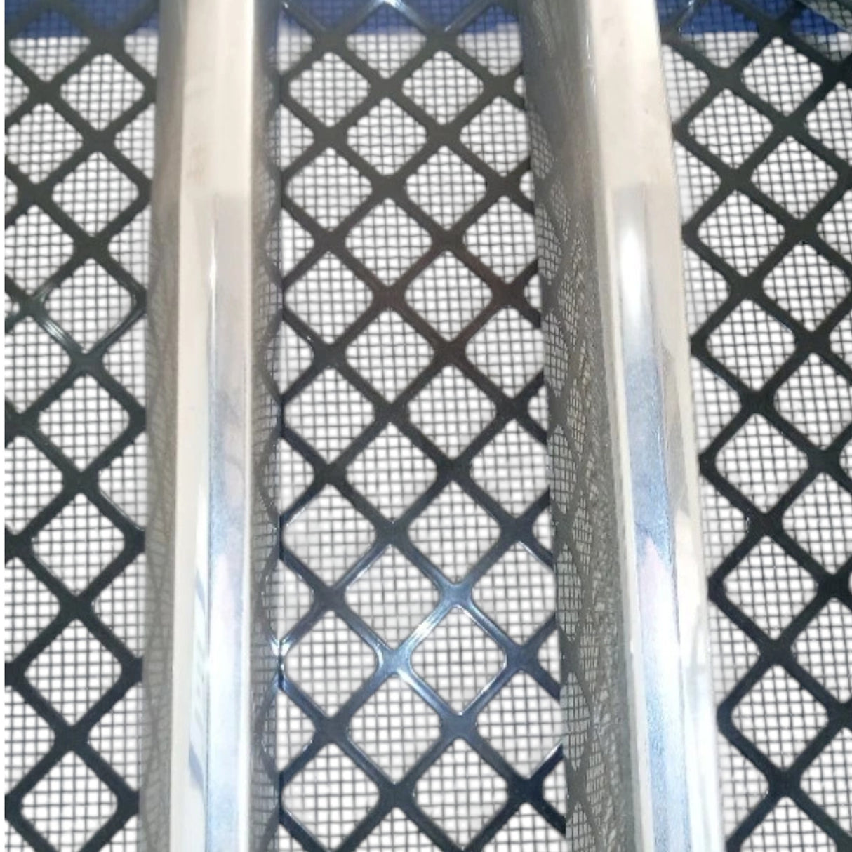 4086286C94 International Grille Chrom