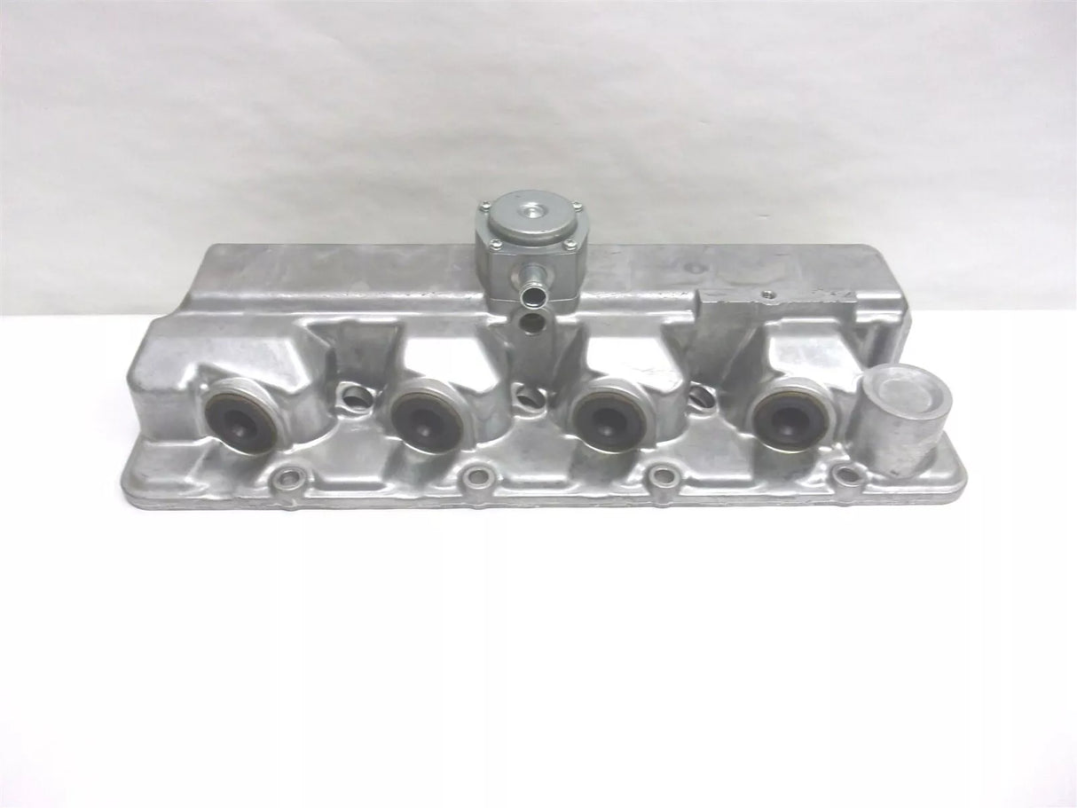 1J751-14504 Kubota Cylinder Head Cover Assembly