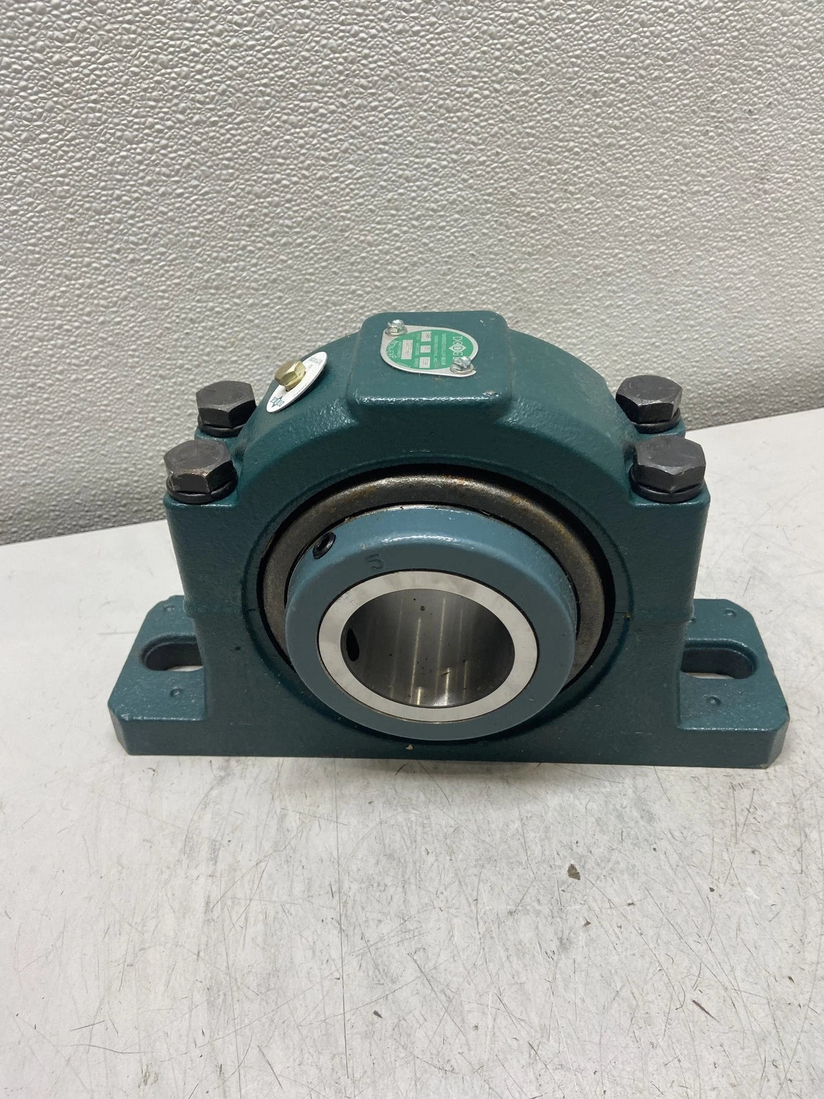 037586 Genuine Dodge Pillow Block Roller Bearing
