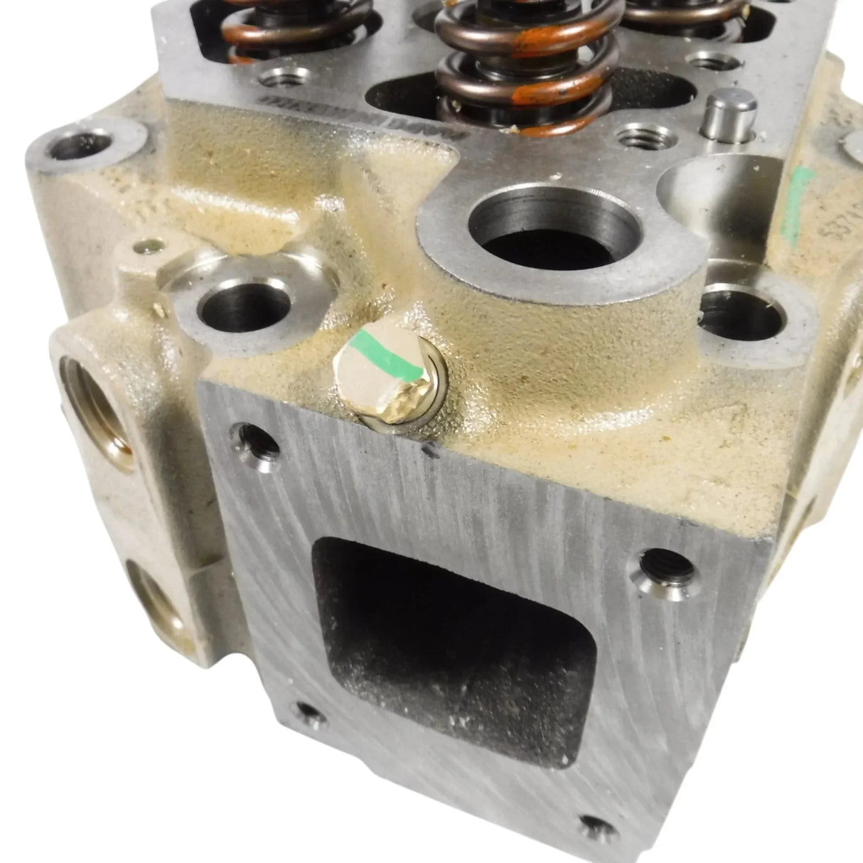 5371843 Cummins Cylinder Head - Truck To Trailer