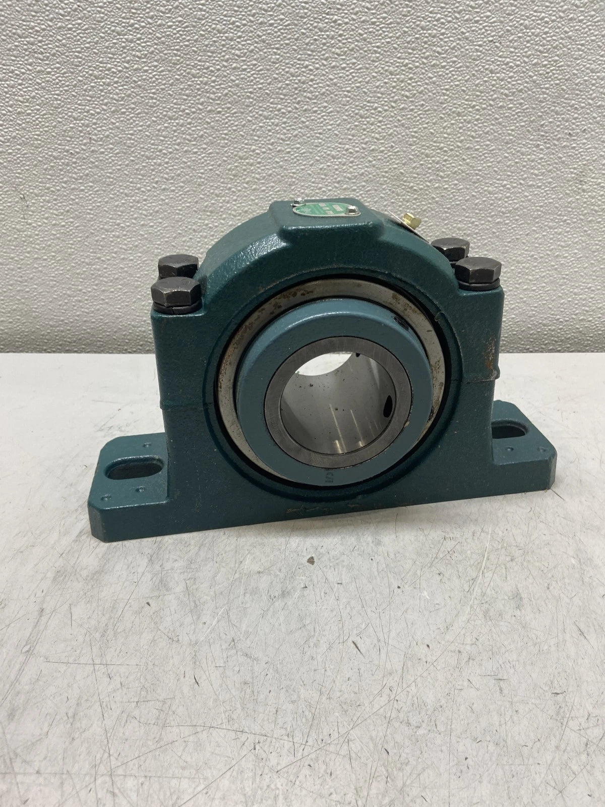 037586 Genuine Dodge Pillow Block Roller Bearing