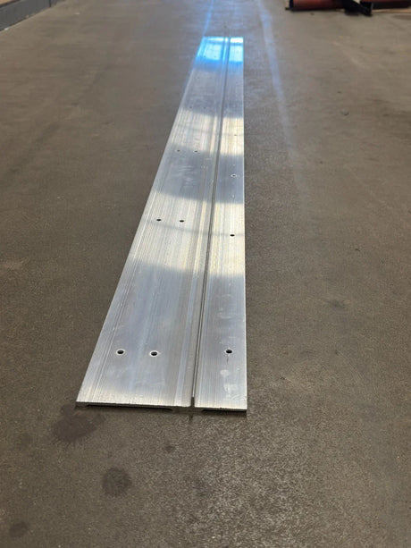 04A02742-03 Supreme Body Front Bottom Nose IA-011183,87.25 - Truck To Trailer