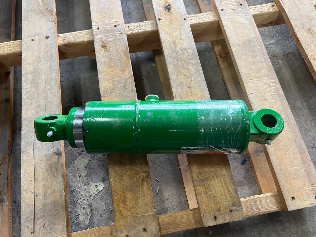 LVA17509 John Deere Hydraulic Cylinder