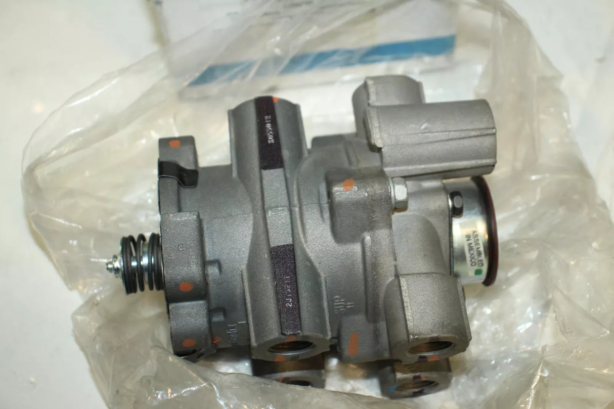 K068779 Bendix E-8P Foot Brake Valve