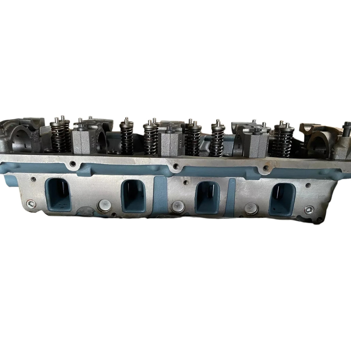R23525568 Genuine Detroit Diesel Engine Cylinder Head - Truck To Trailer