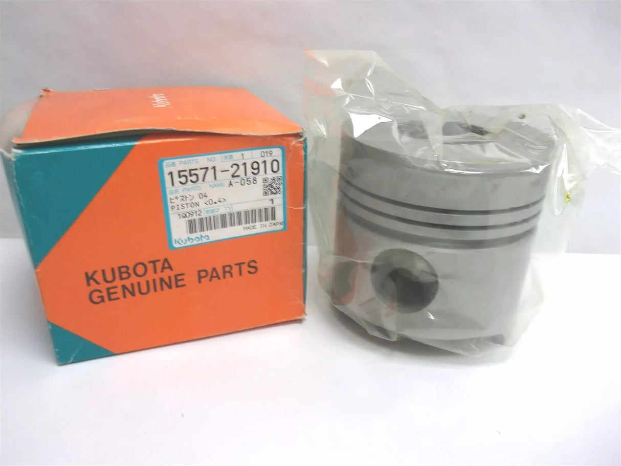 15571-21910 Kubota Piston