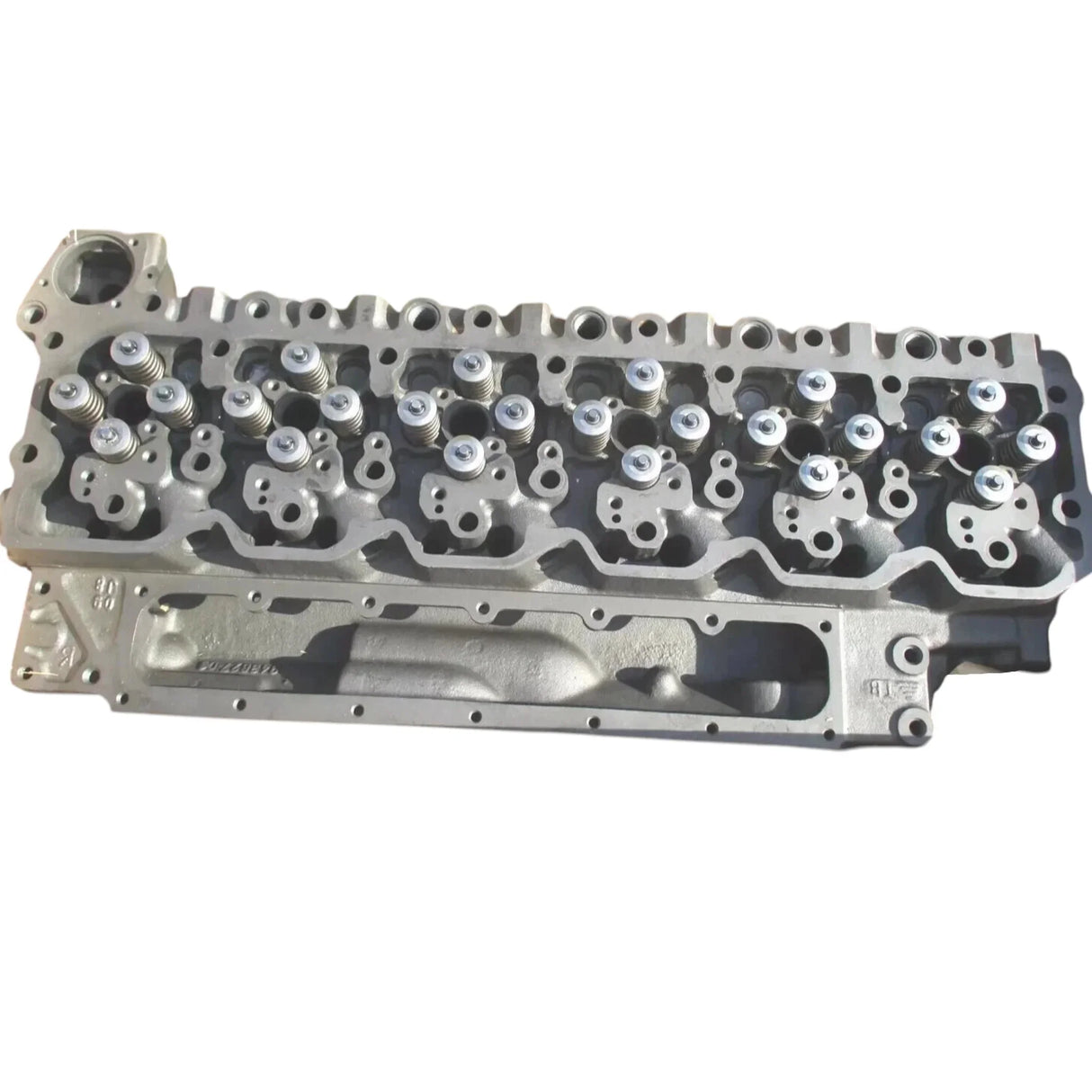 3943627 Genuine International Cylinder Head - Truck To Trailer