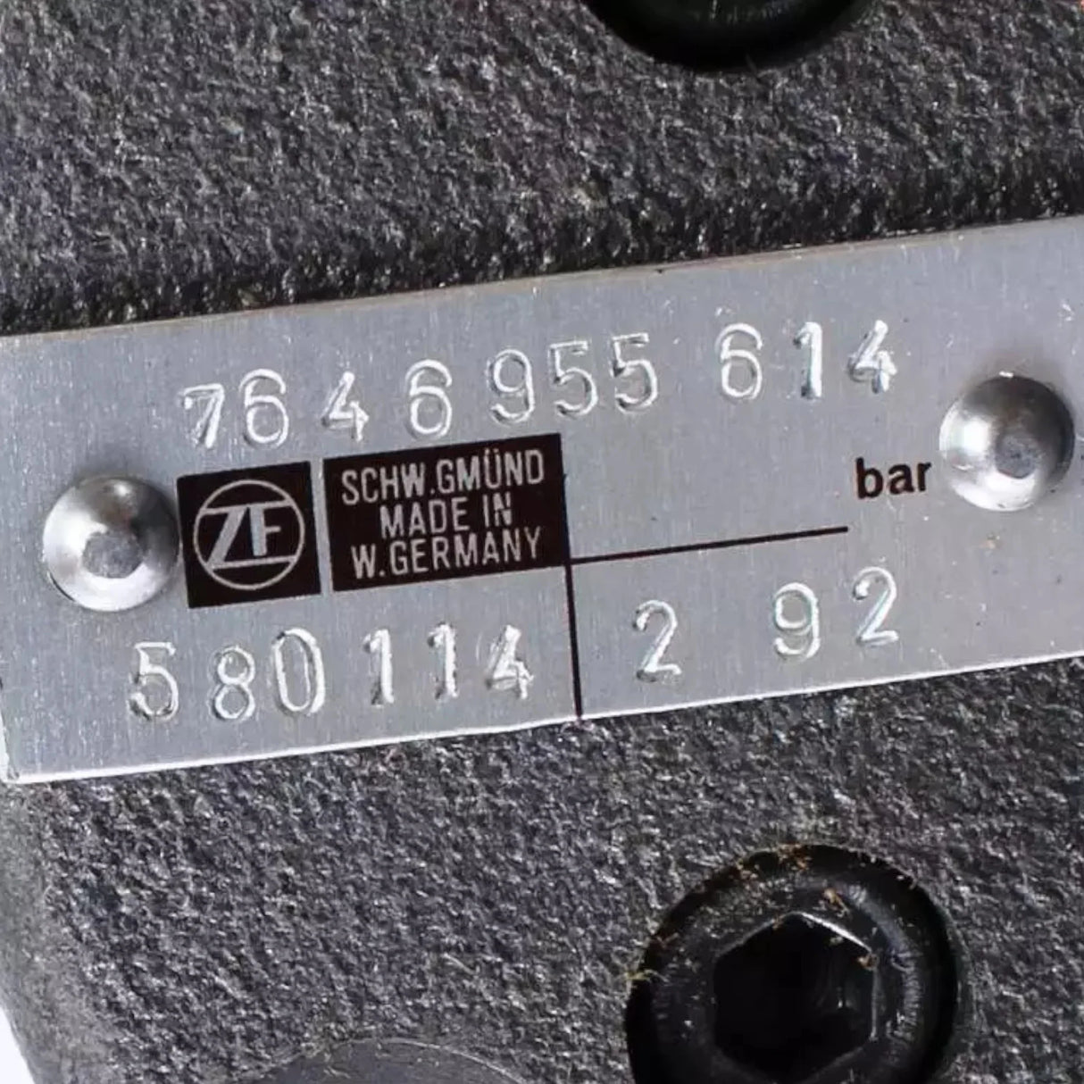 7646-955-614 ZF Pump - Truck To Trailer